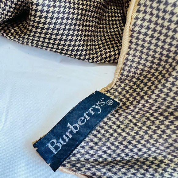 100% Authentic Burberry Check Silk Scarf - Picture 3 of 11